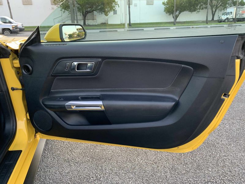 Ford Mustang pic #1264