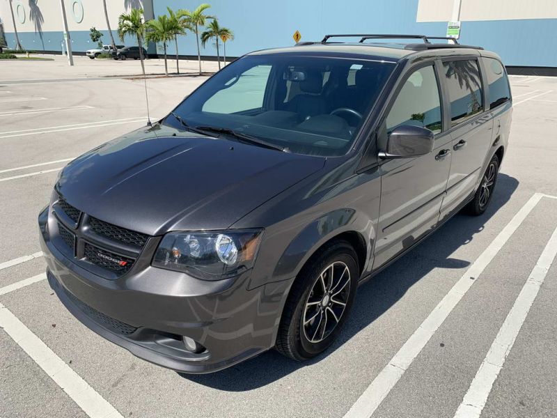 Dodge Grand Caravan GT alquiler en Miami, Florida
