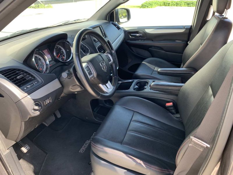 Dodge Grand Caravan GT pic #1323