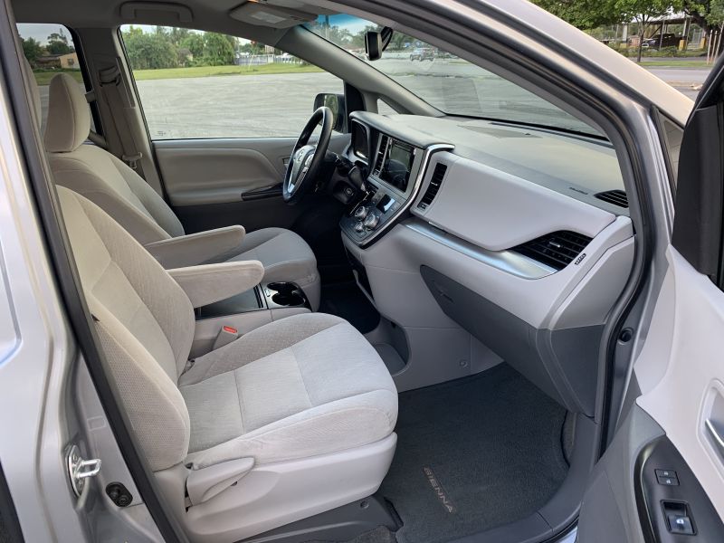 Toyota Sienna pic #1351