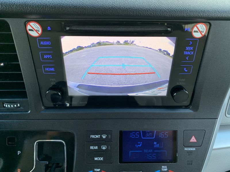 Toyota Sienna pic #1359