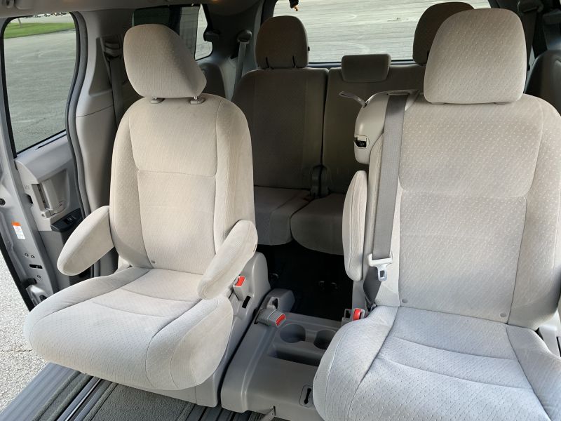Toyota Sienna pic #1363