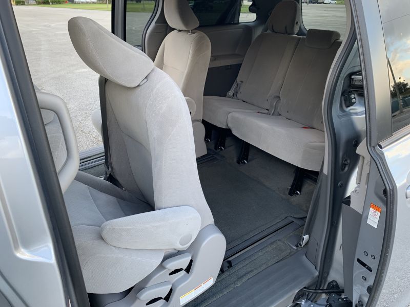 Toyota Sienna pic #1364