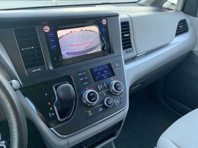 Toyota Sienna pic #1369