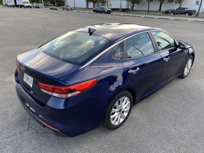 Kia Optima renta de auto