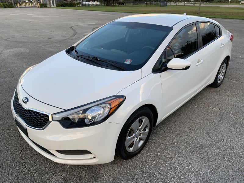 Kia Forte aluguel de carros em Miami, Flórida