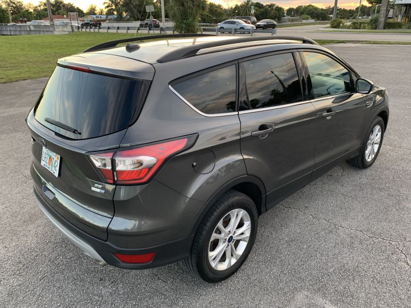 Ford Escape SE para aluguel