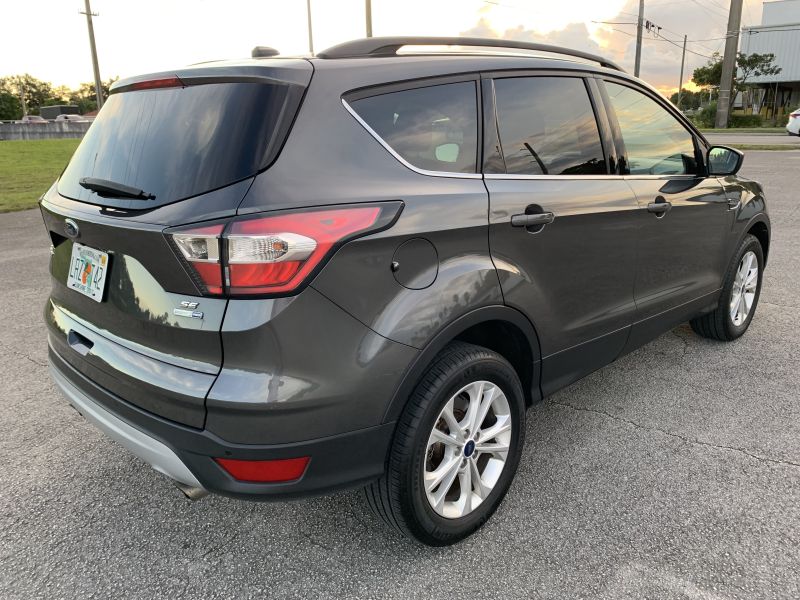Ford Escape SE locação do veículo