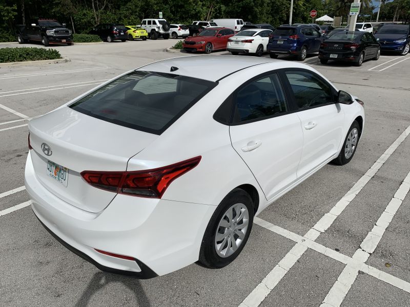 Hyundai Accent zu vermieten