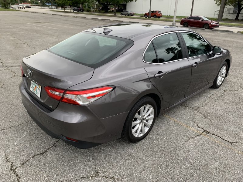 Toyota Camry a noleggio