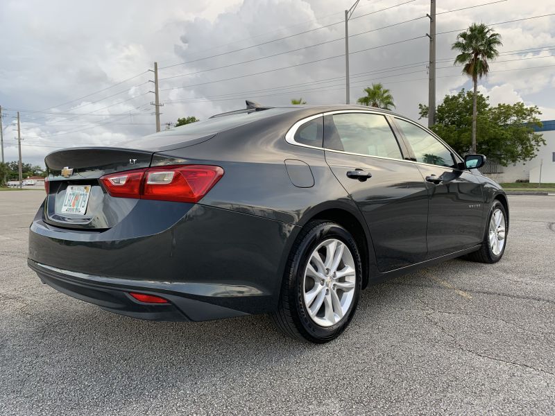 Chevrolet Malibu a noleggio