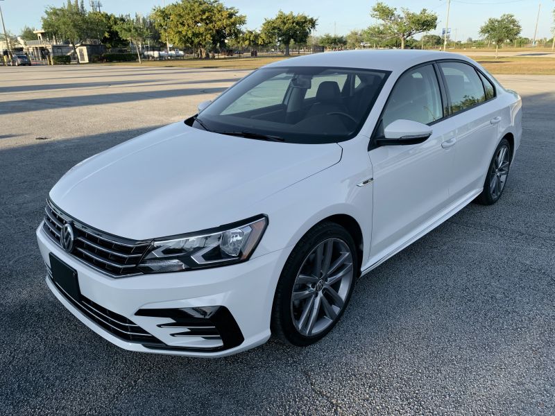 VW Passat uzun süreli kiralama Miami, Florida'da