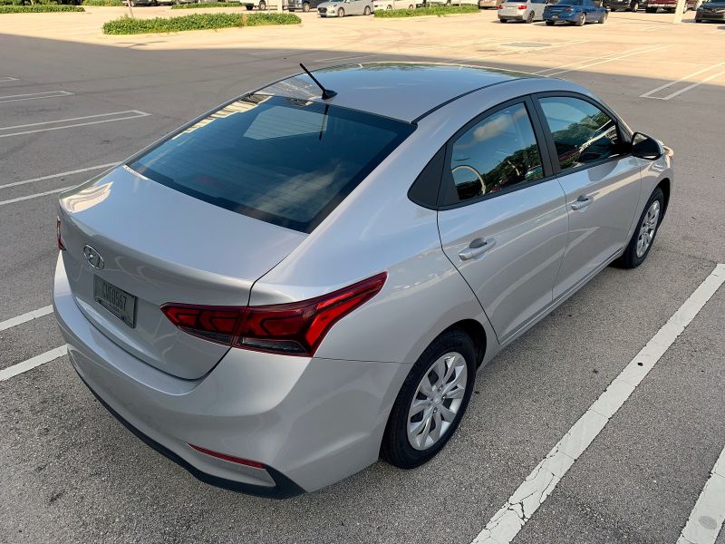 Hyundai Accent in affitto