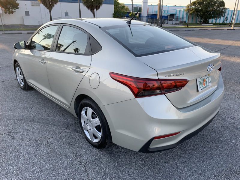 Hyundai Accent zu mieten