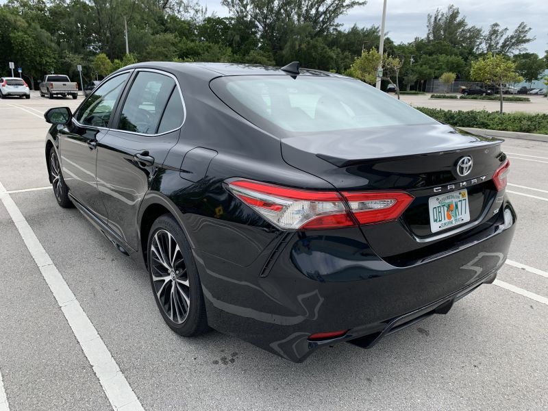 Toyota Camry жалдауға беріледі