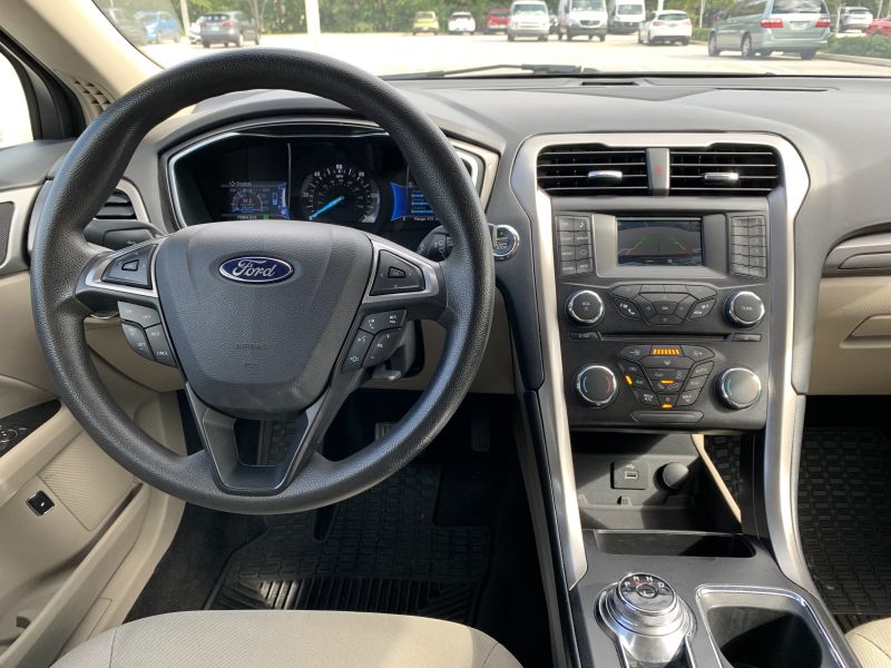 Ford Fusion Hybrid pic #2169