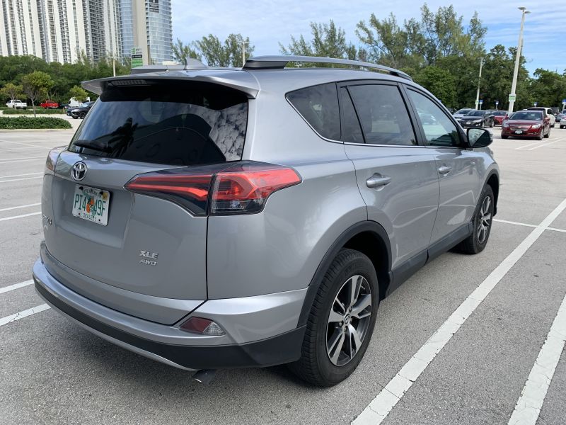 Toyota RAV4 zu vermieten