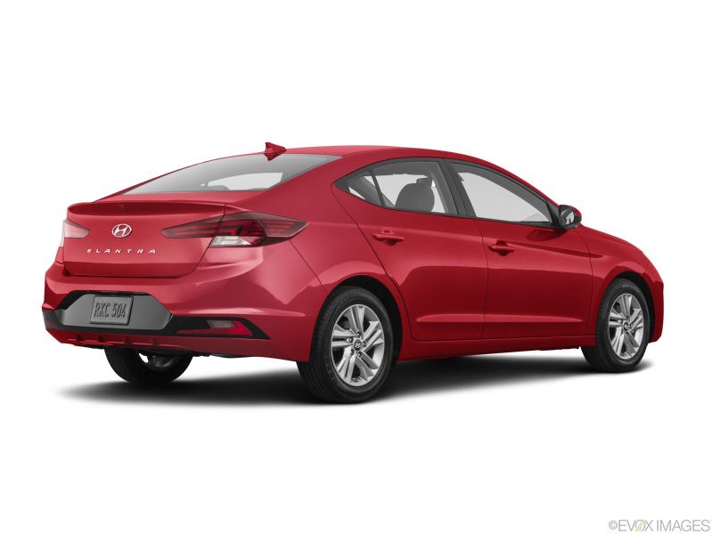 Hyundai Elantra жалға беріледі