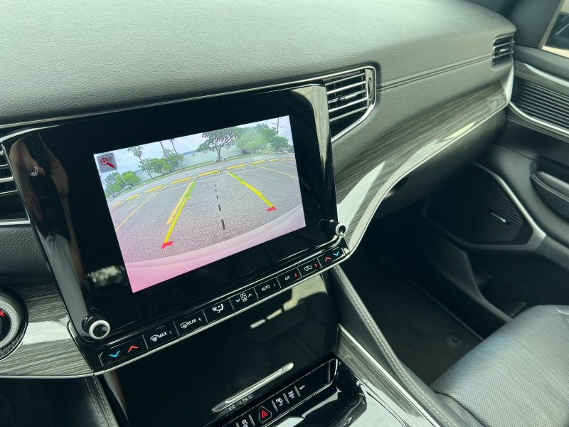 Jeep Wagoneer Series II pic #3455