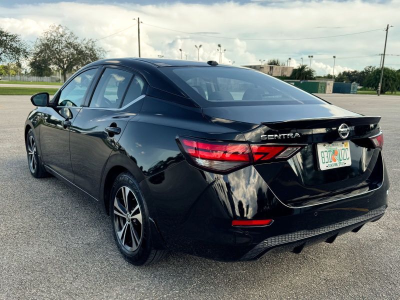 Nissan Sentra a noleggio