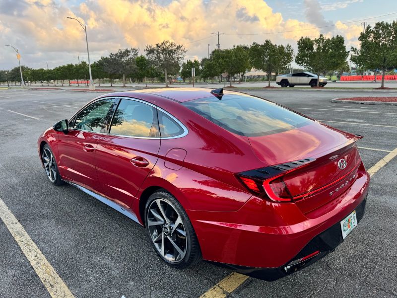 Hyundai Sonata renta de auto