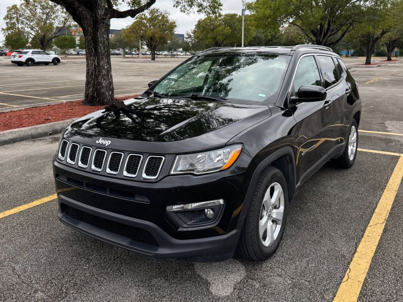 Jeep Compass uzun süreli kiralama Miami, Florida'da
