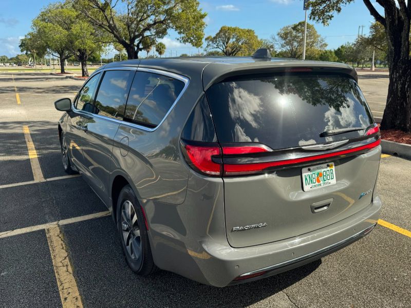 Chrysler Pacifica Hybrid kiralanabilir