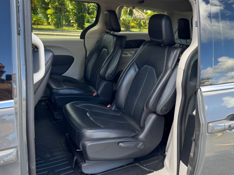 Chrysler Pacifica Hybrid pic #3845