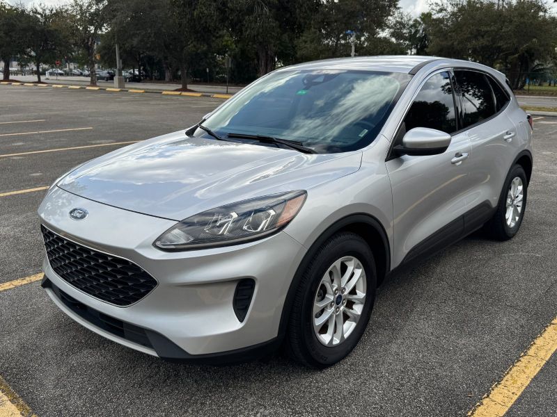 Ford Escape SE uzun süreli kiralama Miami, Florida'da