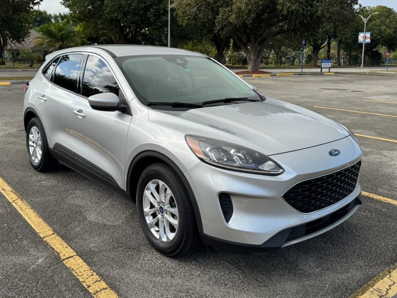 Ford Escape SE kiralama