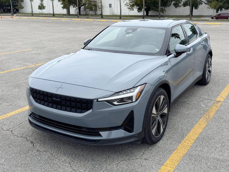 Polestar 2 uzun süreli kiralama Miami, Florida'da