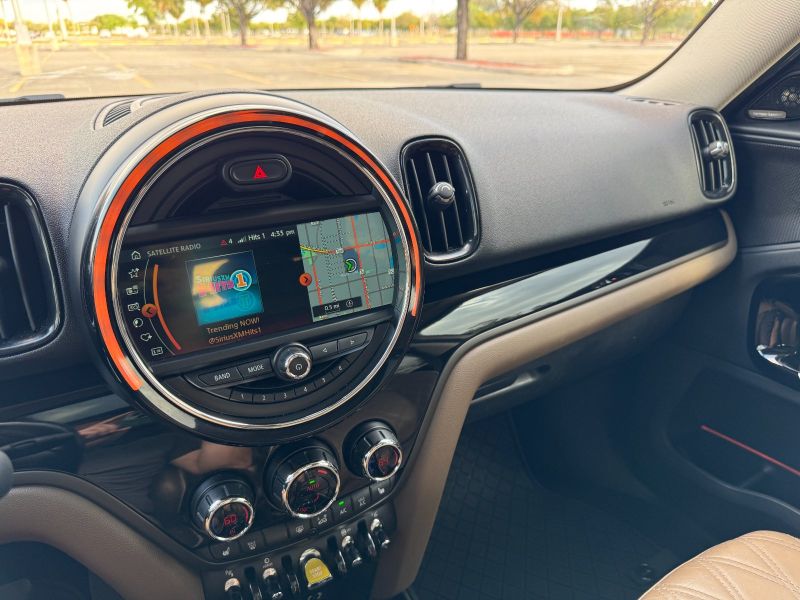 MINI Countryman Plug-In Hybrid pic #4814