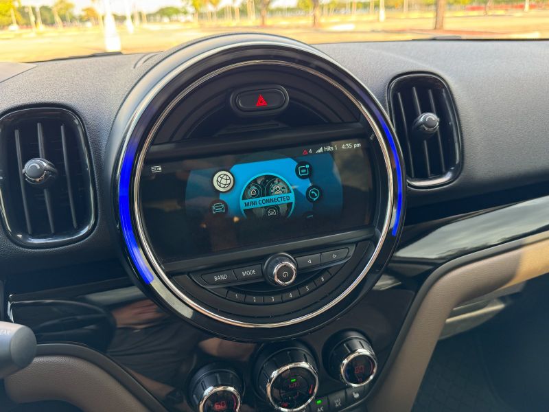 MINI Countryman Plug-In Hybrid pic #4816