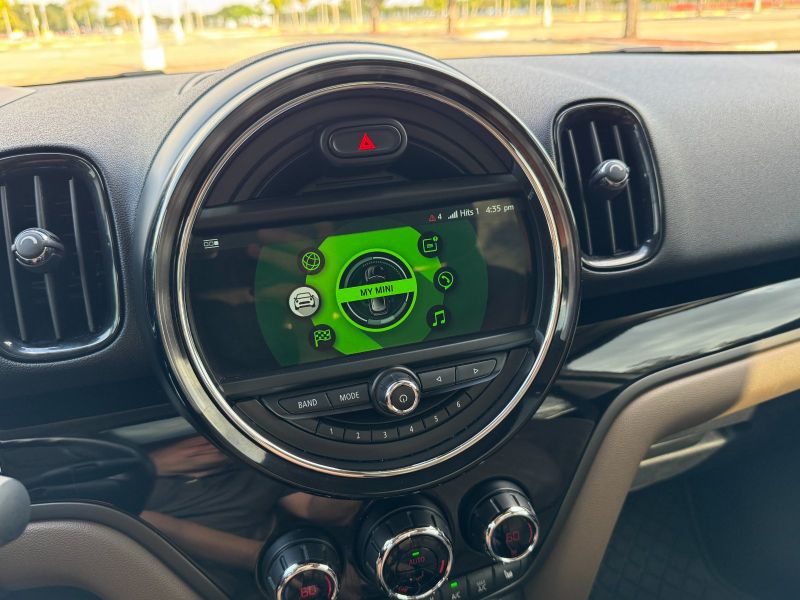 MINI Countryman Plug-In Hybrid pic #4817