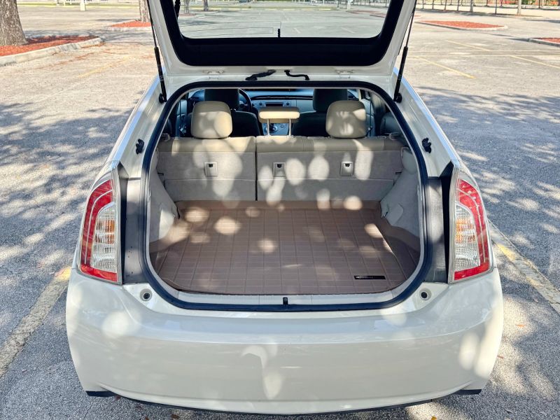 Toyota Prius Five pic #4910