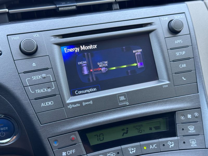 Toyota Prius Five pic #4936