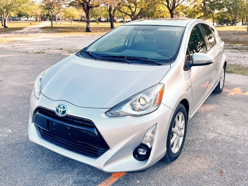 Toyota Prius C Four ұзақ мерзімді жалдау Майами, Флоридада