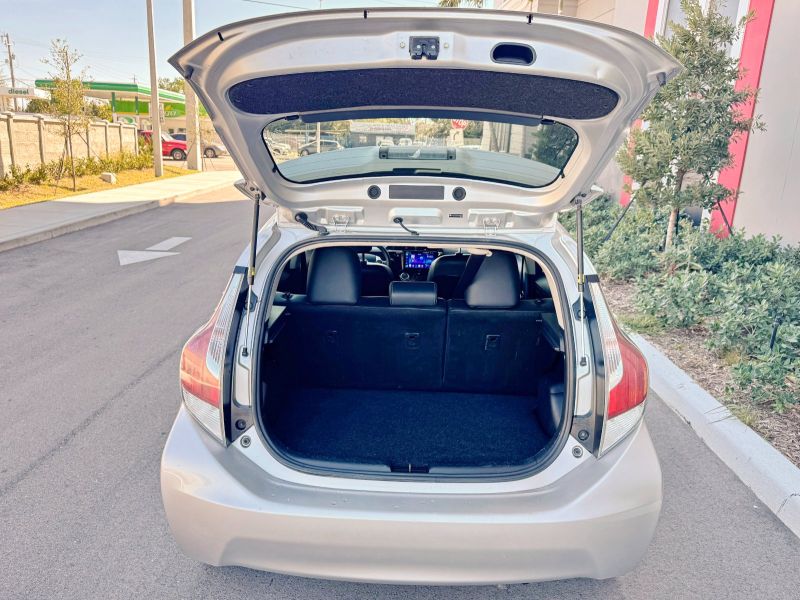 Toyota Prius C Four жалдауға беріледі