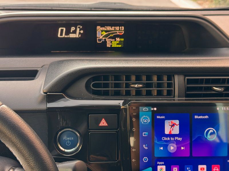 Toyota Prius C Four pic #4953