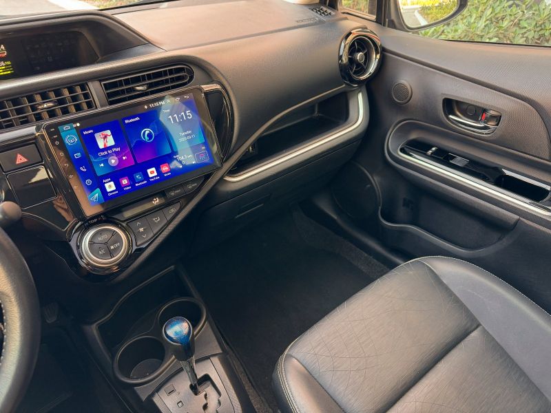 Toyota Prius C Four pic #4958