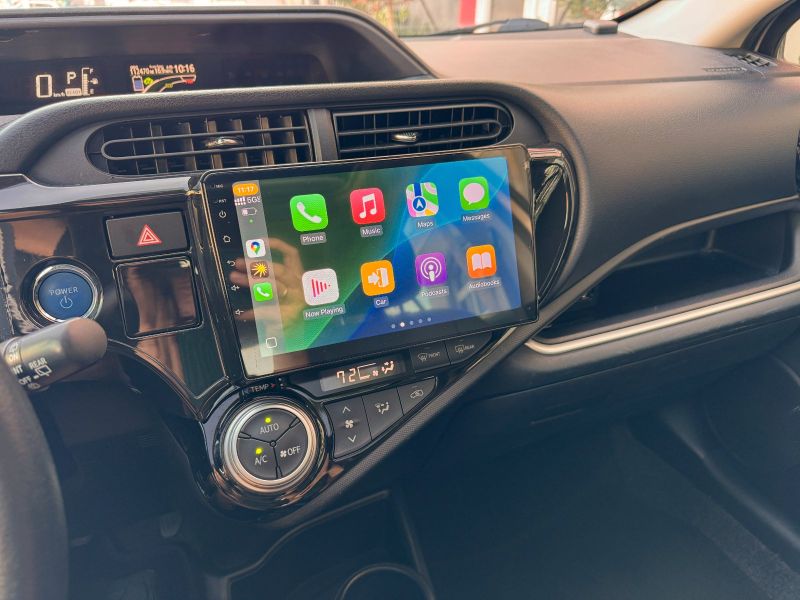 Toyota Prius C Four pic #4959