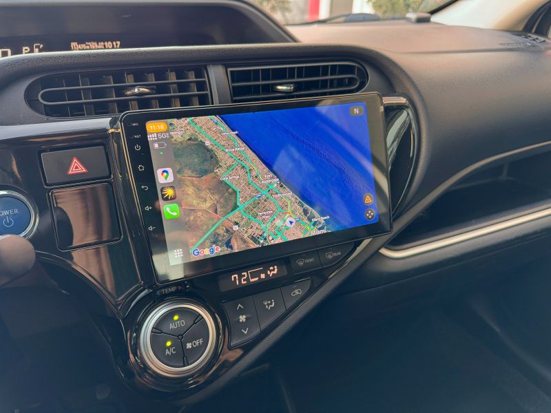 Toyota Prius C Four pic #4960