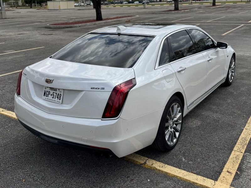 Cadillac CT6 Plug-In Hybrid a noleggio