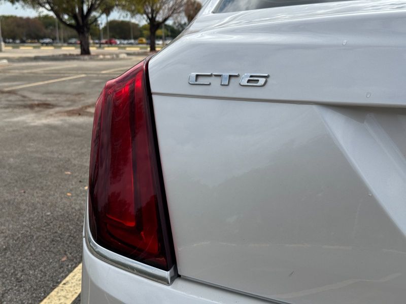 Cadillac CT6 Plug-In Hybrid pic #4977