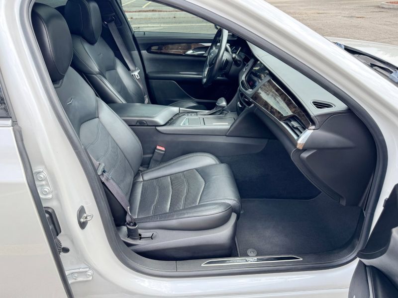 Cadillac CT6 Plug-In Hybrid pic #4991