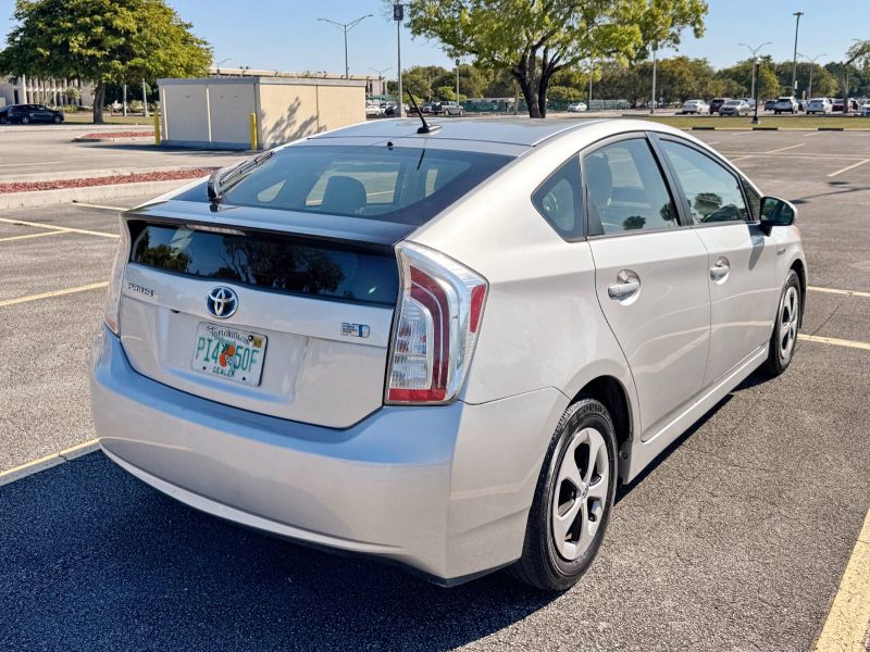 Toyota Prius Three kiralık