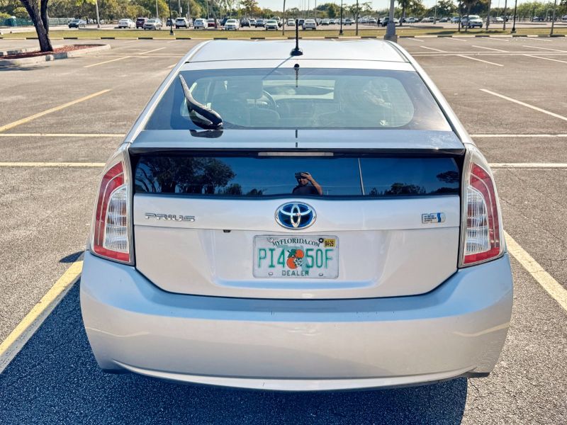 Toyota Prius Three kiralanabilir