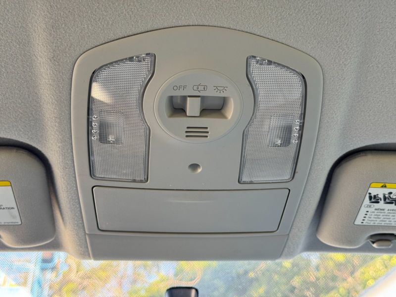 Toyota Prius Three pic #5036