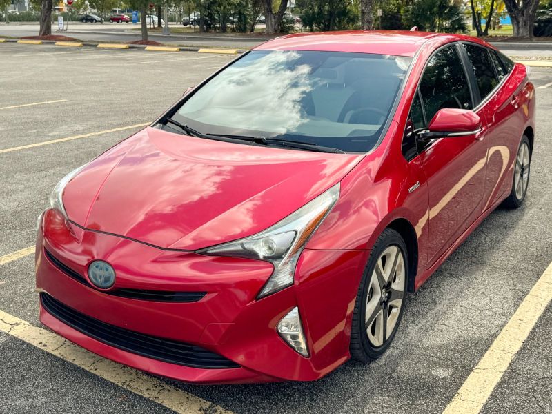 Toyota Prius Touring аренда в Майами, Флорида
