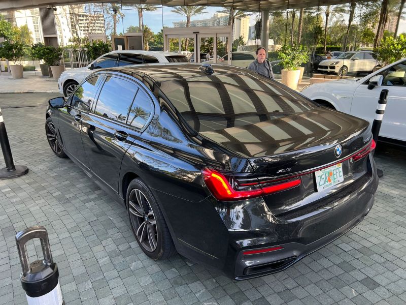 BMW 750i xDrive Vermietung